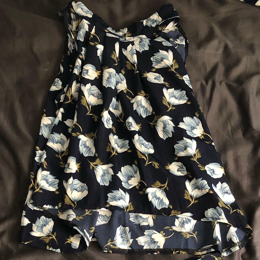 2 piece blue floral top and shorts